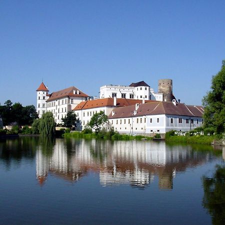 Penzion Kapitan Jindřichŭv Hradec Ngoại thất bức ảnh