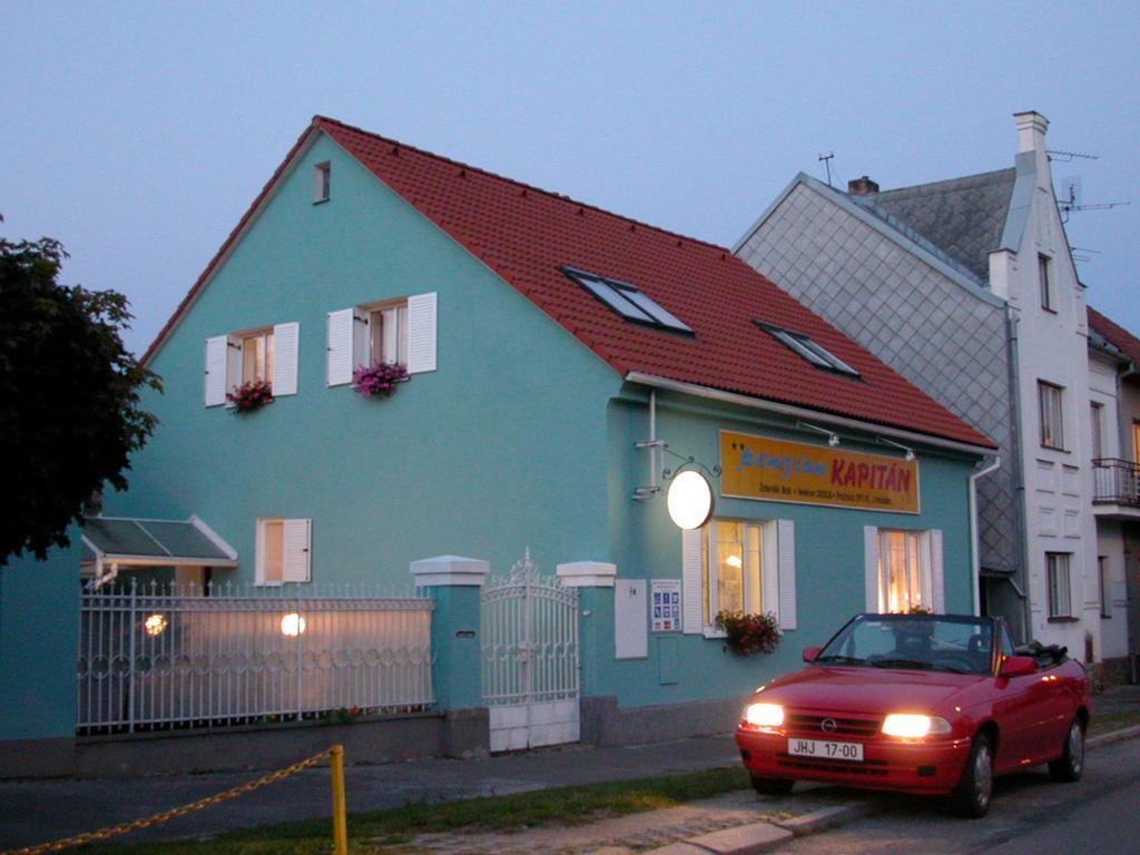 Penzion Kapitan Jindřichŭv Hradec Ngoại thất bức ảnh